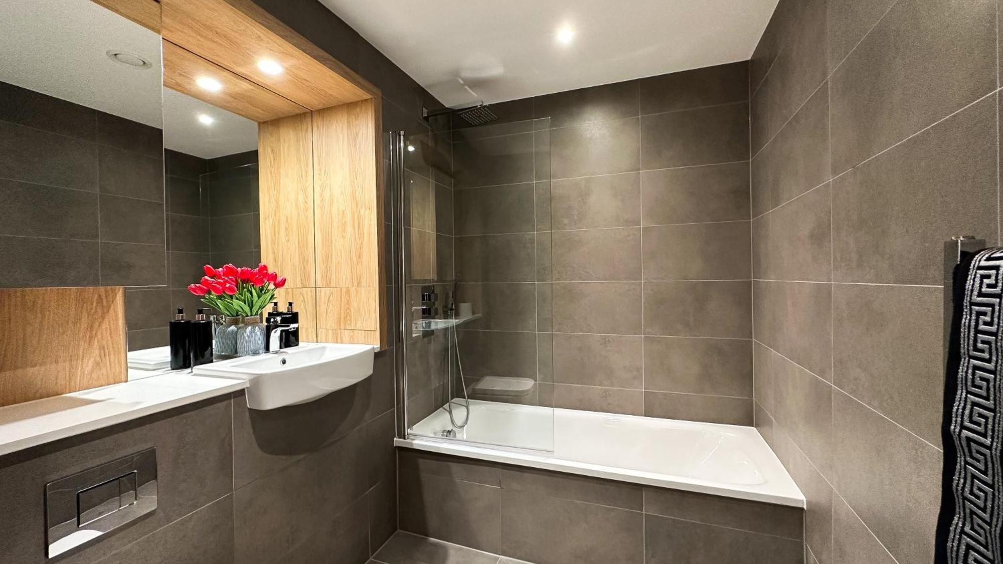 Duplex 3bed 3bath Modern Fast Wifi - Luxurylondonstays