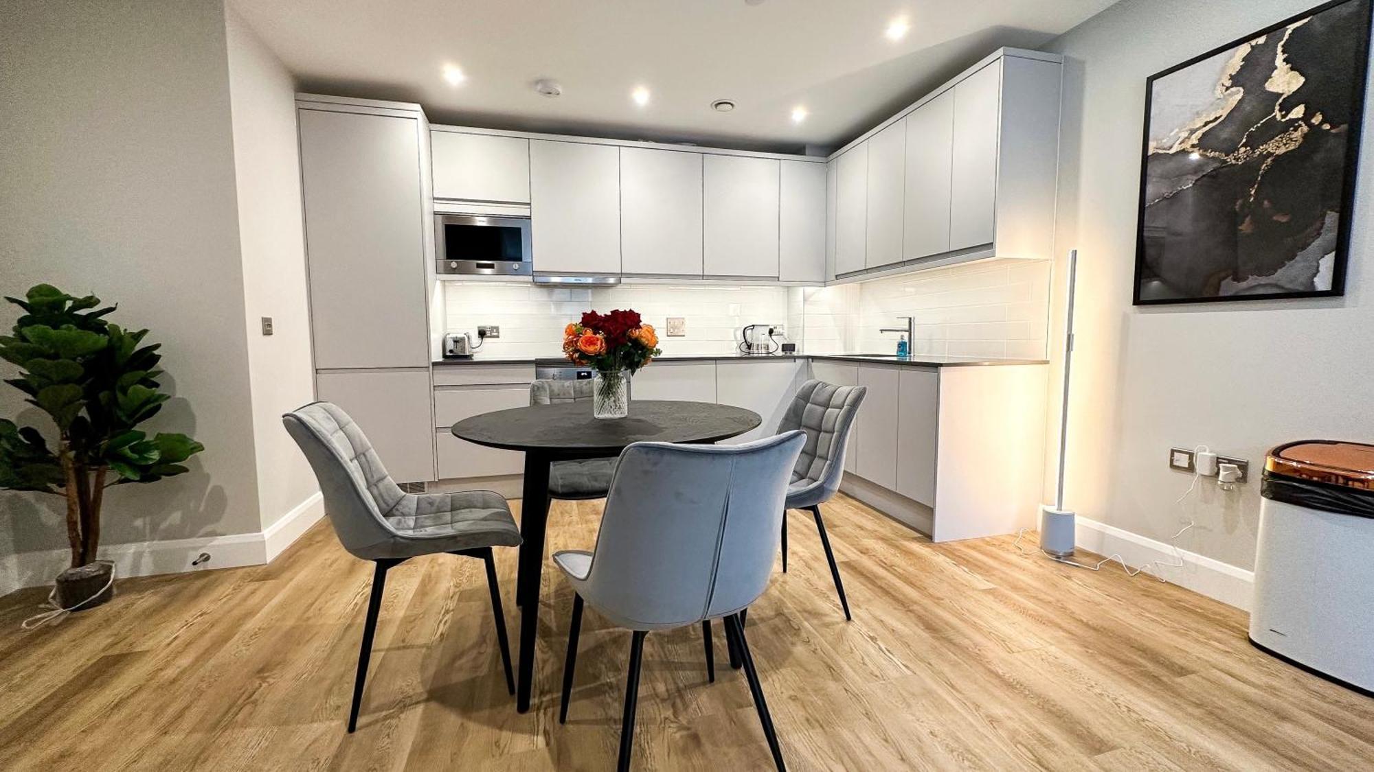 Appartement Duplex 3bed 3bath Modern Fast Wifi - Luxurylondonstays Londen