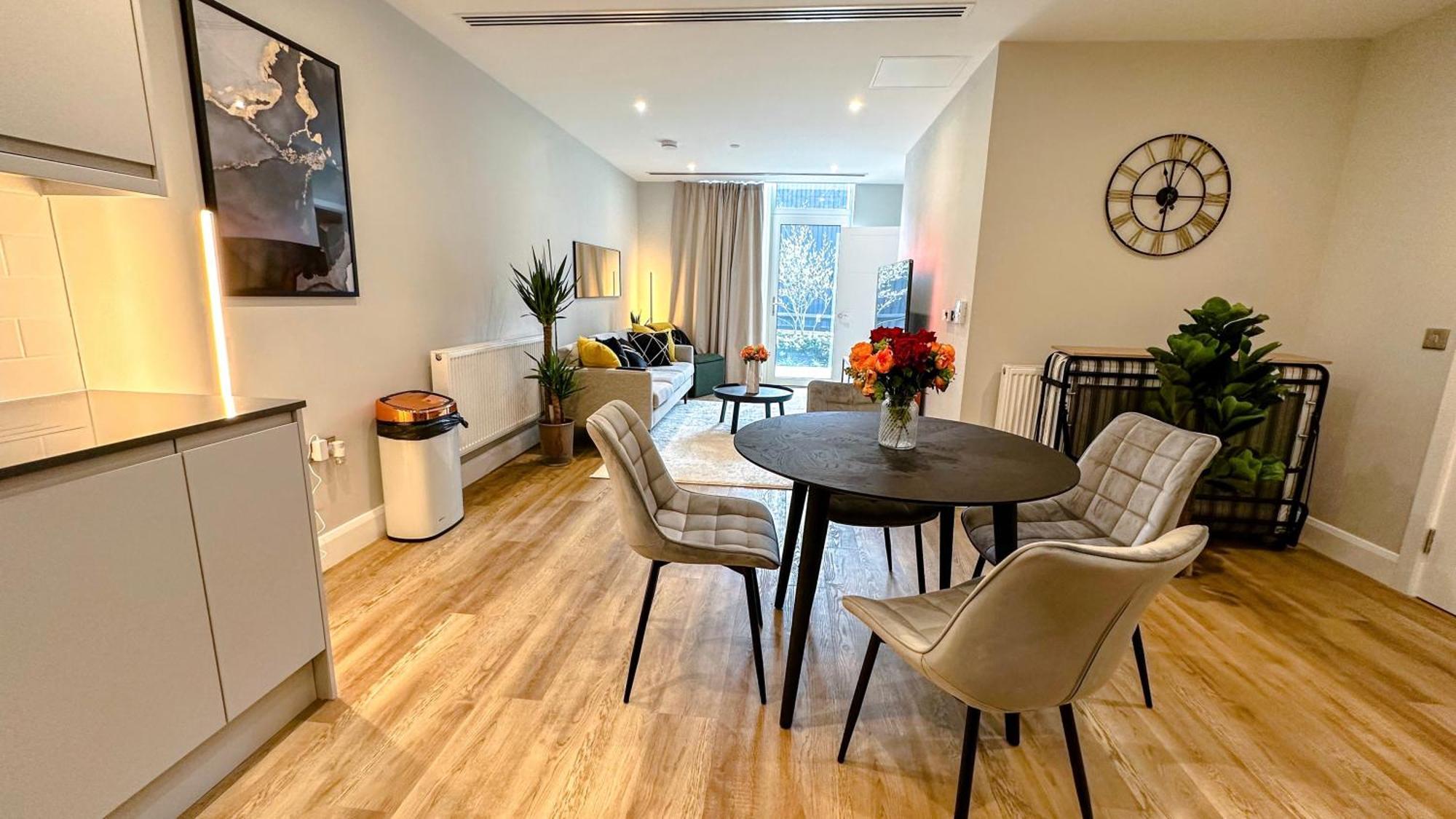 Duplex 3bed 3bath Modern Fast Wifi - Luxurylondonstays *