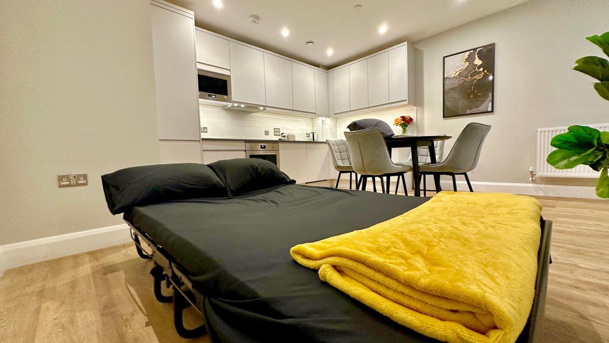 Duplex 3bed 3bath Modern Fast Wifi - Luxurylondonstays